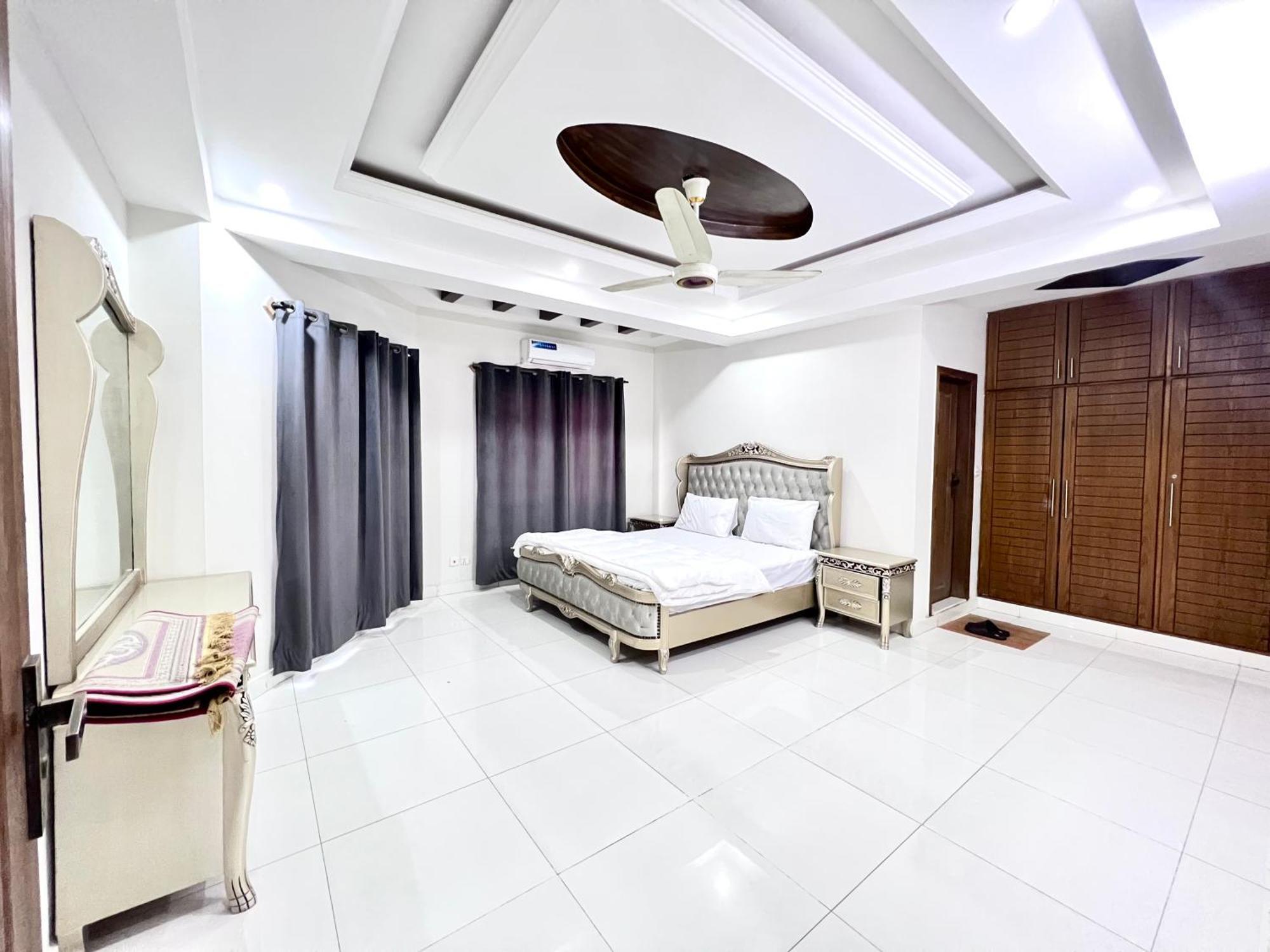 Luxury Apartment Hotel Исламабад Экстерьер фото